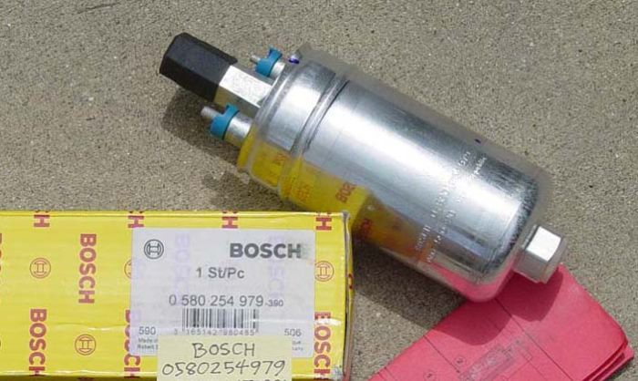 BOSCH 0-580-254-979 In-LINE Fuel Pump, 165 LPH, NEW