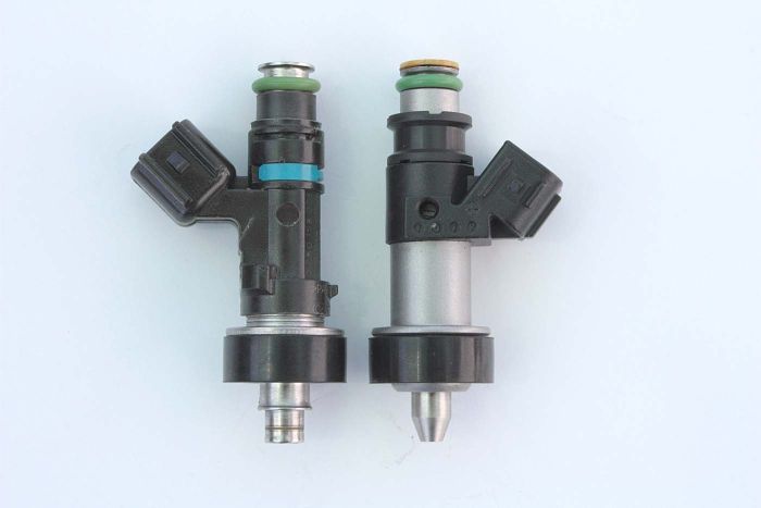 Fiveo/Bosch EV-14 comparison shown with the original equipment Keihin fuel injector.
