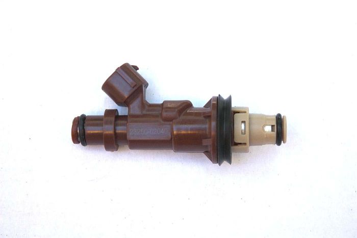 Denso Fuel Injectors for Toyota 1999-2004 4Runner, 2000-04 Tundra, 1999-04 Tacoma, 3.4L 5VZFE engine