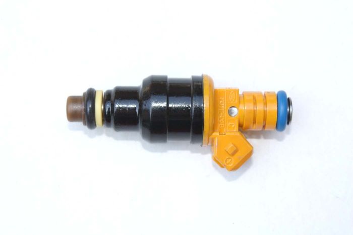 Photos show exact Bosch fuel injector you will receive.