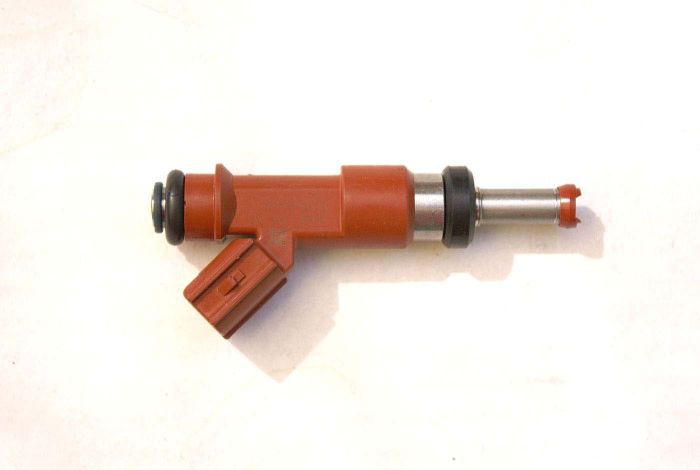 Genuine Nippon Denso Fuel Injectors 23209-31050, 023250-31050 Toyota Avalon, Lexus ES350 (54212322)