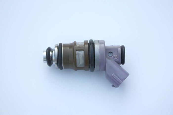 Previa Van fuel injector